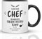 Kaffeebecher24 - Tasse Chef mit Spruch - Stolzer Chef eines wahnsinnig fantastischen Teams - Spülmaschinenfest - Chef Geschenke - Geschenk für Chef - witzige Tasse - Schwarz