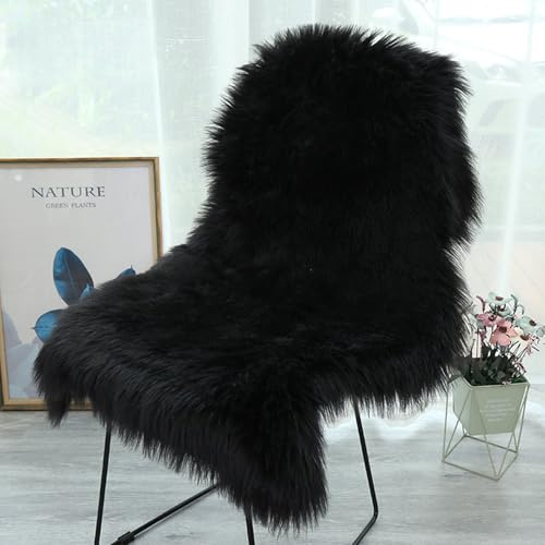 AMFUN Faux Lammfell Schaffell Teppich, Longhair Flauschiger Teppich, Flauschiger Schaffell Lammfell Fellteppich Waschbar, Weicher Fell Carpet für Stühle Sofa Schlafzimmer(Schwarz, 50 x 80 cm)