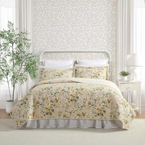 Laura Ashley - Full/Queen Quilt Set, Reversible Cotton Bedding with Matching Shams, Lightweight Home Decor for All Seasons (Roses Gold, Full/Queen)