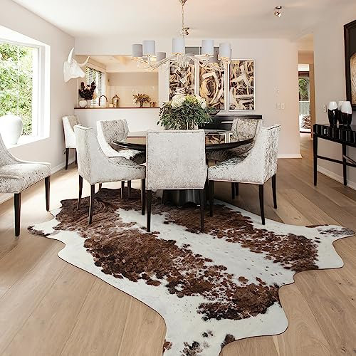 NEOCOZY Exquisiter Rindsleder-Teppich, 1,4 x 1,6 m, Kunst-Rindsleder-Teppich für Wohnzimmer, Schlafzimmer, Kuhdruck Teppich für Wand, rutschfest, Kamelweiß
