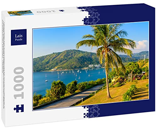 Lais Puzzle Phromthep Kap Aussichtspunkt bei Sonnenuntergang in Phuket, schöne Küste Landschaft auf tropischen Insel mit paradiesischen Stränden, Thailand 1000 Teile