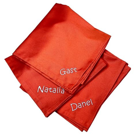 Bestickte Serviette mit Name für den Esstisch personalisiert