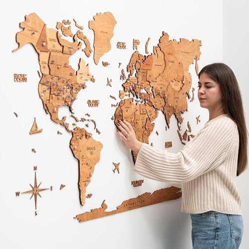Enjoy The Wood - 3D Weltkarte Holz zur Wand Deko Wohnzimmer - Geschenkidee für Wanderer - Wandkunst zum Pinnen für Reiseziele - Wanddeko für Zuhause und Küche oder Büro (Oak, S)