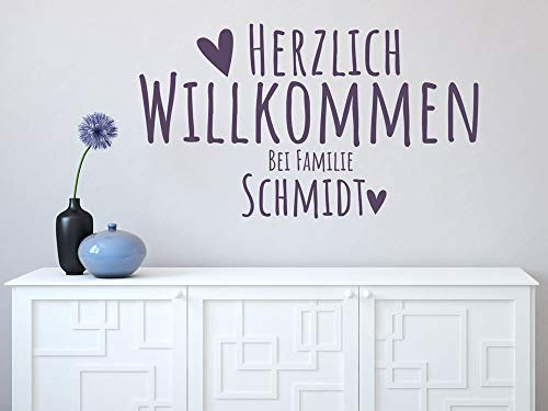 GRAZDesign Wandtattoo Flur Willkommen mit Namen, Wandaufkleber personalisiert für Wohnzimmer Eingang Herzlich Willkommen bei Familie, 70x40cm, 073 dunkelgrau