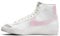 NIKE Blazer Mid, Scarpe da Ginnastica Unisex-Bambini e Ragazzi, Schiuma Summit Bianco Rosa, 25.5 cm