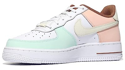 Nike Air Force 1 '07 LV8 Herren-Sneaker, Coconut Milk/Bicoastal/Black/Vintage Green, 43 EU