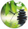 ARTLAND Wanddeko Wanduhr ohne Tickgeräusche Glas Funkuhr Ø 30 cm Rund Lautlos Zen Asiatisch Spa Steine See Blätter Asien Natur Design T5UJ