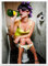 wandmotiv24 Poster als Wanddeko, Größe 18x13cm, Frau trinkend auf Toilette, Fotografie, Lustig, Flasche, Moderne Wanddeko, Wandbilder, Deko, Bild M0067