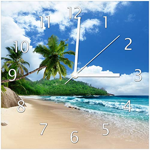 Wallario Design-Wanduhr Urlaub auf den Seychellen unter Palmen am Sandstrand aus Glas, Motiv-Uhr Größe 30 x 30 cm, weiße Zeiger