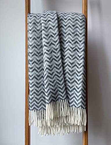 JOWOLLINA Jacquard Plaid Zig-Zag-Welle 100% feine Norwegische Wolle (anthrazit/grau, 130x180 cm)