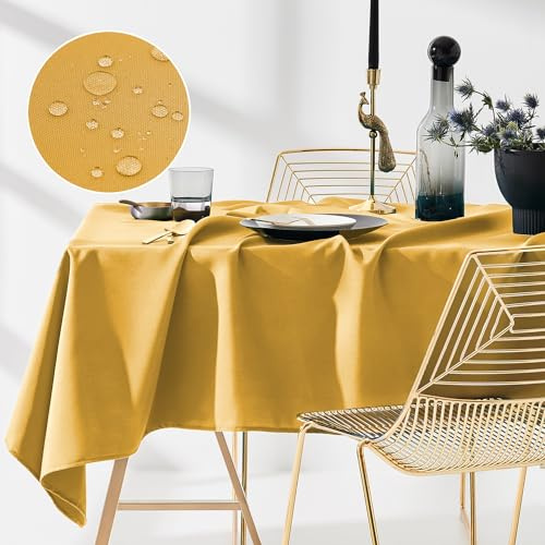 ROOM99 Aura Tischdecke 140 x 220 cm Senf | Tischtuch Tafeldecke Fleckschutz Abwaschbar Wasserabweisend Schmutzabweisend Polyester Rechteckig Bankettdeko Ganzjährig