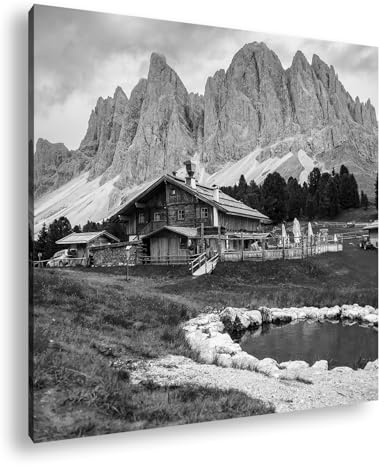 deyoli Rustikale Berghütte vor den imposanten Dolomiten. Format: 60x60cm Effekt:Schwarz&Weiß XXL Kunstdruck Motiv auf Holzrahmen/Leinwandbild/Wandbild/Wohnzimmer Dekoration