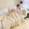 Kuscheldecke 150x200 cm, Plüschdecke Milchig Weiß, Cord Decke Flauschig, Warme Dicke Sofadecken Geschenk, Weich Kuschelige Fluffy Blanket für Wohnzimmer, Sofa, Schlafzimmer