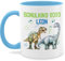 Tasse Tassen 325ml - Schulkind 2025 mit Name und Dinosauriern | Einschulung Geschenk Jungen Schulanfang Dino - 325 ml - Hellblau - junge personalisierte einschulungsgeschenke schulanfänger