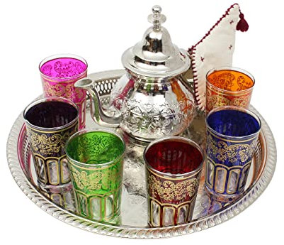 Théière marocaine gravée : théière argentée avec filtre intégré et porte-théière, 6 verres à thé multicolores et plateau en argent, fait main au Maroc, coffret cadeau à thé à la menthe