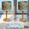 Lampe de chevet chambre lampe de table salon veilleuse d'ambiance abats-jour design multicolore lumiere E14 Led lampe chevet originale pieds modernes en bois lampes de salon (Palace Print, 2 unités)