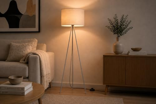 Braytron Stehleuchte – 3-Bein Standleuchte mit Satiniertem, Lichtstreuendem Kunststoffschirm & Chrombeinen, E27 Fassung, Ein/Aus-Schalter am Kabel, 155 cm Hoch für Wohnzimmer & Schlafzimmer, Beige
