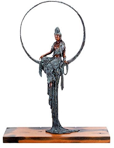 Kunst & Ambiente - Sitzende Tara - Limitierte Buddha Figur Bronze - Yoga Zen Skulptur - signiert Martin Klein - grüne Patina - Buddhismus Skulptur - Statue auf Holzsockel - Wohndeko