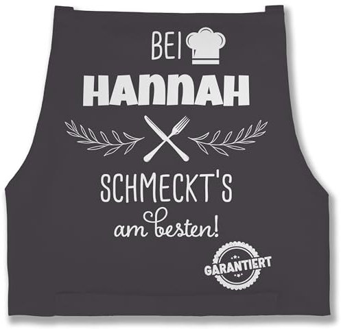 Schürze - Kochschürze - Bei Name schmeckts am besten I Geschenk Kochen Oma I Mama I Opa I Papa - 85x69 - Anthrazit - koch-schürze personalisierte kochschuerze küche schmeckt backschürze es
