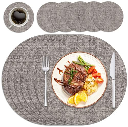 Purejoy Round Placemats and Coaster Sets 6, Christmas Table Mats PU Leather Heat-Resistant Washable and Non-Slip, ø35 cm Dinner Table Mats Set of 6 for Kitchen Mat Table Indoor (Light Grey)