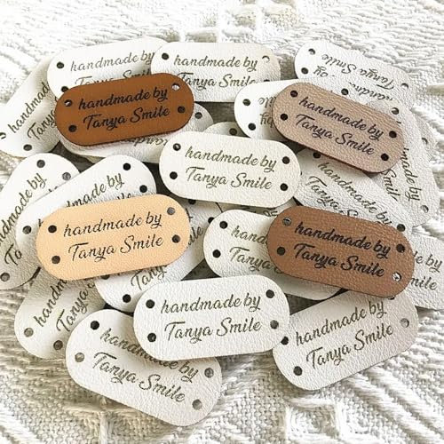 25 Stück Nähen Leder-Tag Mit Personalisiertem Logo/Text, Benutzerdefinierte Namen Nähen Etikett, Kleidung Tags, Hüte Stricken Tag, Kleidung Etiketten, Häkeln Und Handgefertigt (40 x 20mm)