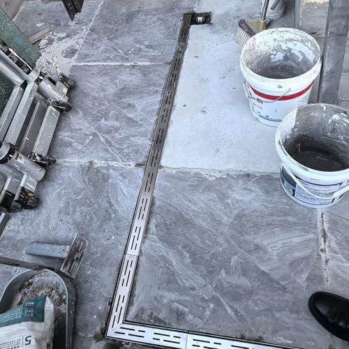 UrbanUp Entwässerungsrinne 3,5 X 3 cm Terrassen-/ Einfahrtsablauf und -Gitter, Lineare U-förmige Rinnenentwässerung mit Metallgitter, Extra Schmales Auffangbecken für Gehweg/Innenhof(Silver)