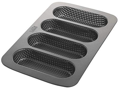 Birkmann, Laib & Seele, Hot Dog Brötchenblech, perforierte Backform aus Karbonstahl für 4 Hot Dogs, mit Antihaftbeschichtung und Rezept, 210394