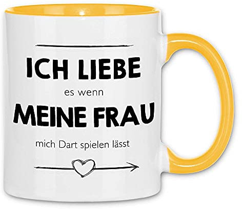 wowshirt Tasse ich liebe es wenn meine Frau mich Dart spielen lässt Dartspieler, Farbe:White - Yellow