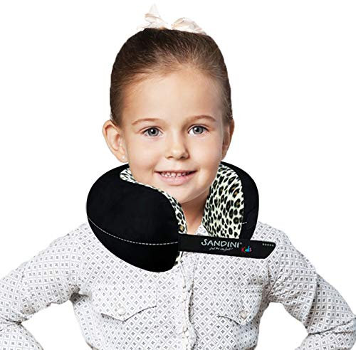 SANDINI TravelFix® Junior – Ergonomisches Nackenkissen für Kinder ab 3 Jahren – Reisekissen Auto/Flugzeug/Zug – Mit Transporttasche – Made in EU, Oeko-TEX®-Zertifiziert