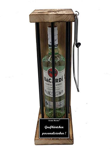 Personalisierte Geschenke für Männer Frauen Geschenkidee mit Namen - Eiserne Reserve Black Edition Bacardi Rum (1 x 0.7 l) incl. Notsäge - Papa Mama Geburtstag Hochzeit