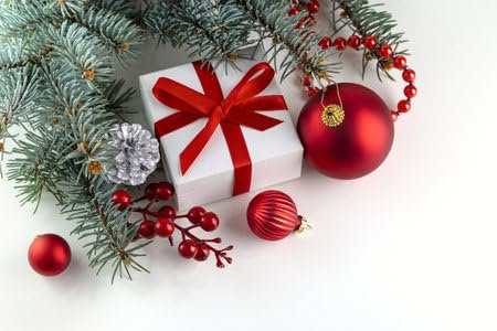 adrium Acryl-Bild 120 x 80 cm: Eine weiße Schachtel mit einem mit einer roten Schleife umwickelten Geschenk, einem Fichtenzweig und obligatorischen (211510373)