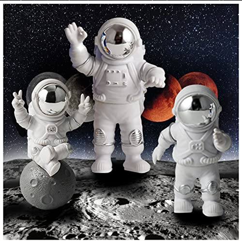 WINUSD Astronaut Figur, 3er Set Spiegel Astronaut Statue Dekor, Harz Raumfahrer Figur für Kuchen Topper Desktop Ornament Raumthema Schlafzimmer Dekor und Basteln Geschenk (Silber)