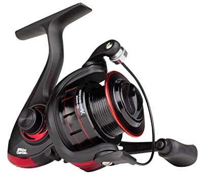 Abu Garcia Cardinal X Spinnrolle; Hochleistungsrolle für das Angeln mit Raubfischködern im Süßwasser, ideal für die Jagd auf Forelle, Barsch, Hecht und Lachs, Unisex, schwarz/rot, Größe 3000