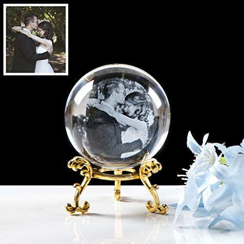 Movdyka Bola de cristal K9 de 60 mm, personalizable, 2D, grabado láser, con base dorada, un regalo de recuerdo para parejas