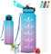 Gourde- 1,5l- Gourde Sport, Anti Fuite, Gourde Graduée pour 1 Journee, Facile à Transporter, Gourde Motivation, Gourdes de Camping et Randonnée avec Slogan de Motivation, Bouteille d'eau pour Aptitude