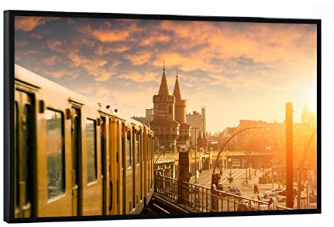 artboxONE Poster mit schwarzem Rahmen 90x60 cm Berlin Städte/Berlin Sonnenaufgang in Berlin - Bild Berlin