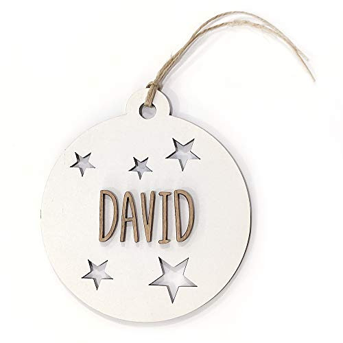 Personalisierte Weihnachtskugel Holz mit Name. 100% Holz aus nachhaltiger Forstwirtschaft. Personalisiertes Geschenk. Inklusive Schnur zum Aufhängen. Mengenrabatt. 4 Personalisierte Kugeln