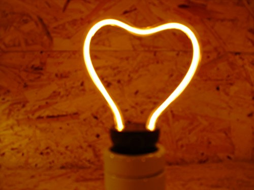 Ovalamp Vintage Golden Led Ring Love. Dimmable Heart Shaped Led Light. 230v 8w 2200k e27. 440 Lumen. 15.000 Hours. 128 x 88mm.