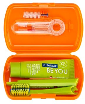 Curaprox Reiseset Ortho, Orange, Swiss Made | Zahnspangen- & Mundpflege unterwegs , Ultraweiche Zahnbürste + Whitening-Zahnpasta , Kompaktes Ortho-Set