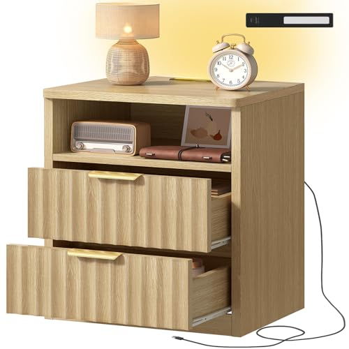 TEENFON Rillen-Nachttisch mit Steckdose, USB und Typ C, Beistelltisch mit LED-Licht, 2 Schubladen und offenem Fach, moderner Nachtschrank für Schlafzimmer & Wohnzimmer, Naturholz