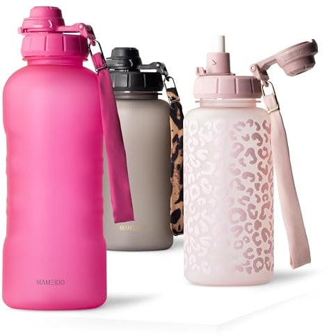 MAMEIDO Gourde 2l avec Paille & Marqueur de Temps de Motivation, Gourde Sport avec Dragonne, Gourde Enfant étanche, Bouteille d'eau sans BPA, Water Bottle (Glow Couture, 2000ml)