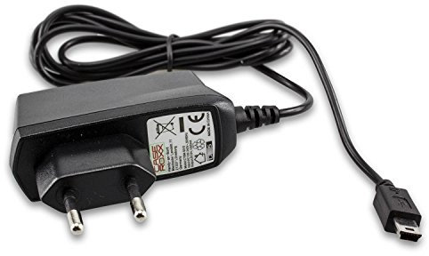 caseroxx Ladegerät Reiselader für Garmin DriveSmart 65 & Digital Traffic, hochwertiges Ladegerät mit Netzteil zum Aufladen (Flexibles, stabiles Kabel in schwarz)