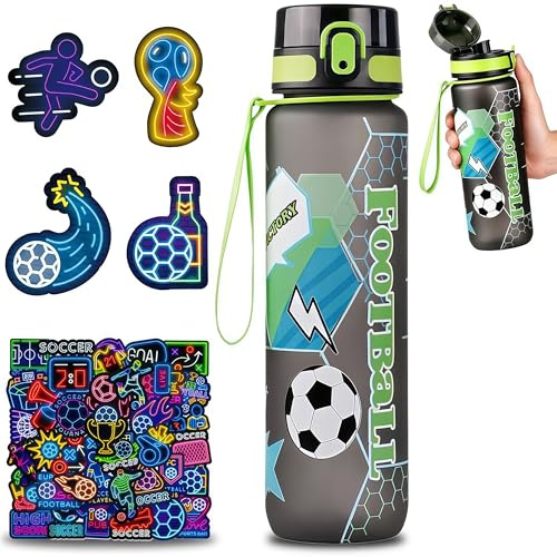 MyrkalaToy Botella de Agua de Fútbol 750ml con Pegatina, Botella Plástica de Gran Capacidad Sin BPA, Apertura con un Solo Toque, Fácil de Limpiar, Ideal para La Colegio (Fútbol)