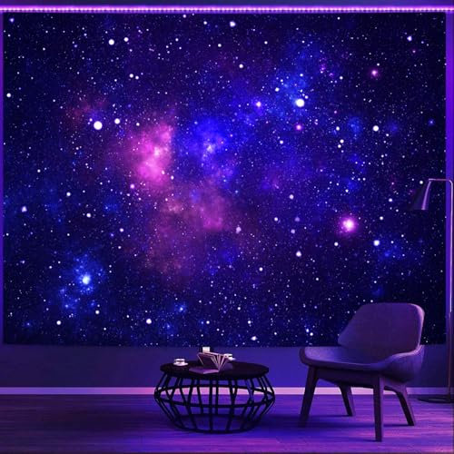 Simpkeely Schwarzlicht Galaxy Wandteppich - Blauer Sternenhimmel | UV-reaktiv & Leuchtet im Dunkeln | Ästhetischer Wandteppich fürs Schlafzimmer - 150cm x 200cm