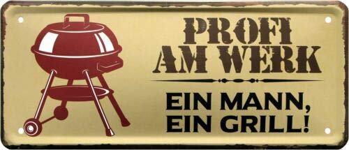 WOGEKA ART Retro Blechschild - Profi am Werk - EIN Mann, EIN Grill - witziger Spruch als Geschenk-Idee zum Geburtstag Weihnachten zur Dekoration 28x12 cm Vintage-Design Metall 2002