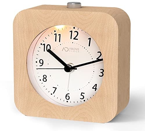 aboveClock Wecker Analog Ohne Ticken, Wecker Holz mit Snooze, Wecker Batteriebetriebe, Retro Wecker Analog, Tischuhr mit Nachtlicht, (1*AA-Batterie benötig) - Naturholz in Braun
