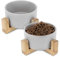 Navaris Lot 2X Bol en Céramique - Gamelle pour Chat Chiot 550 ML avec Support en Bambou - Set 2X Gamelle Surélevée avec Socle - Design Danois
