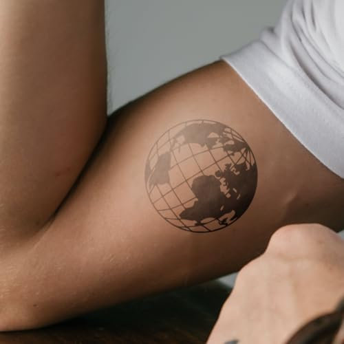 Weltkugel mit Koordinaten - Inkster Tattoo | vegane & wasserfeste Temporäre Tattoos für Erwachsene - EU-Kosmetikzertifizierte Farbe - revolutionäres 2 Wochen Tattoo | Premium Klebetattoos