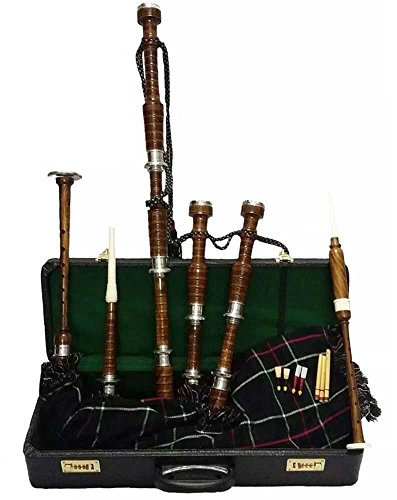 Schottischer Dudelsack aus Rosenholz, naturfarben mit einfachen, silbernen Beschlägen, Lehrbuch (evtl. nicht in deutscher Sprache), Drohne, Schilfrohr.