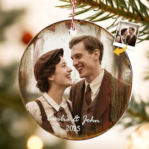 DPDP Personalisierte Weihnachtskugeln mit Foto 2025 – Individueller Bild-Text Weihnachtsbaumschmuck, Personalisierte Metallische Weihnachtsbaum-Deko, Familie, Eltern, Paare